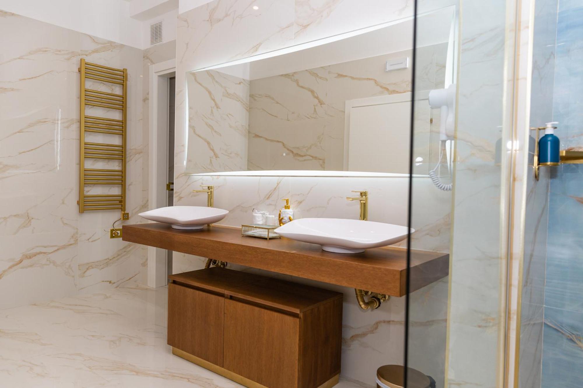 Golden Palace Luxury *