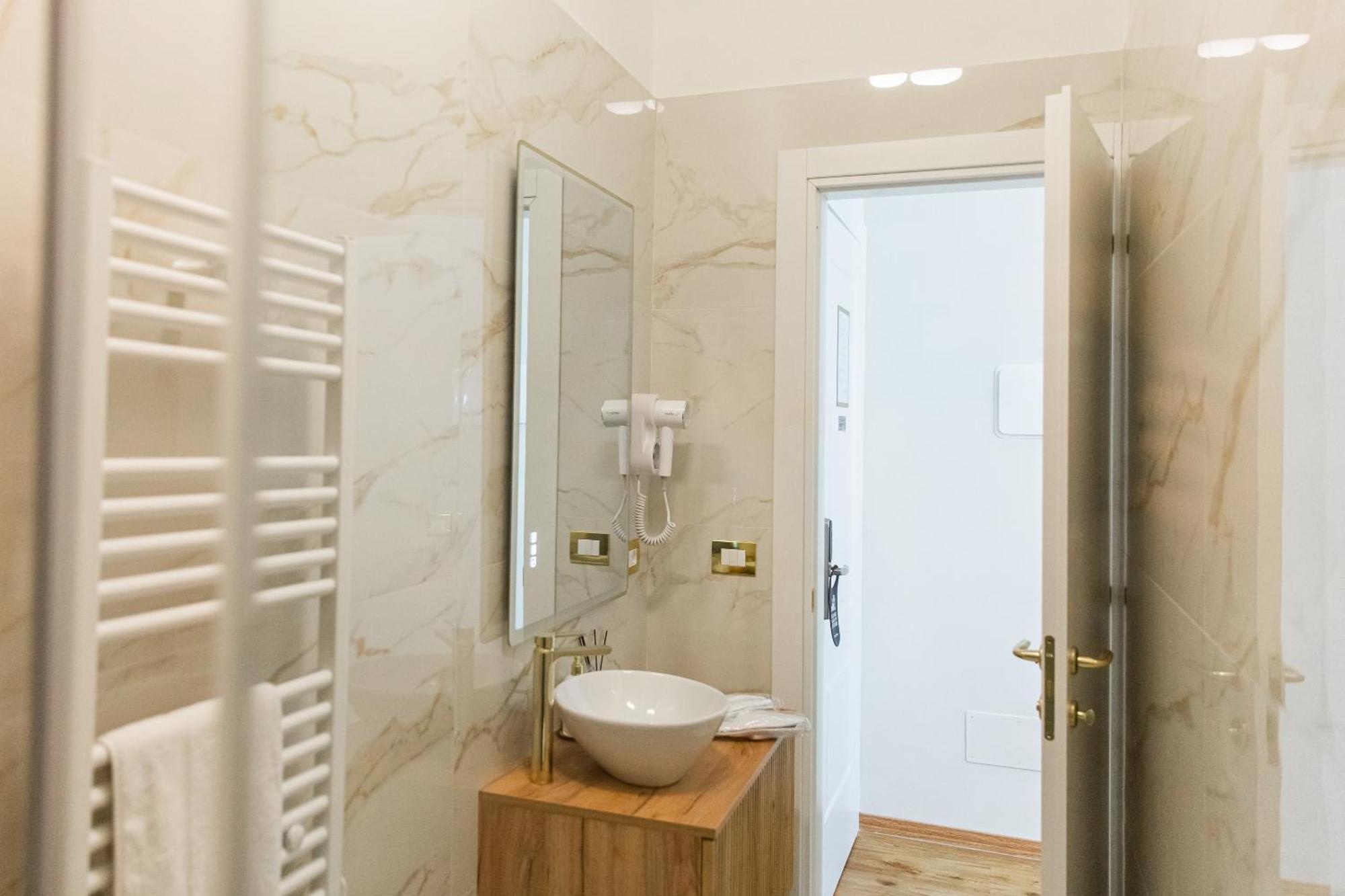 Golden Palace Luxury Pensión Roma