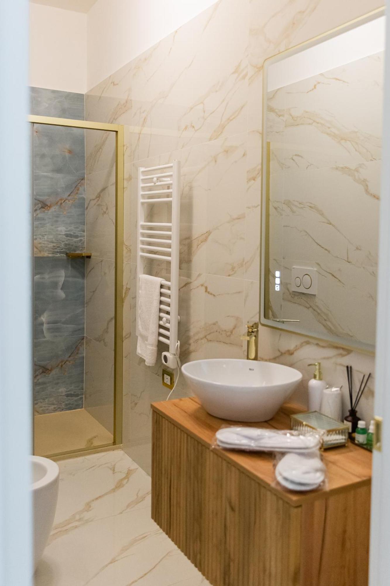 Golden Palace Luxury Pensión *
