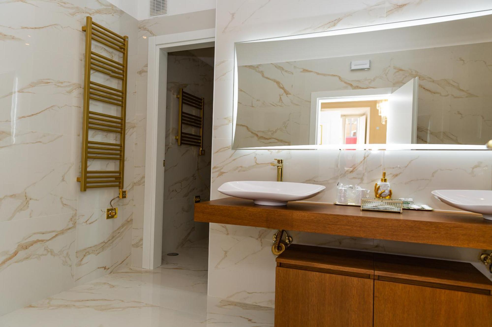 Golden Palace Luxury *