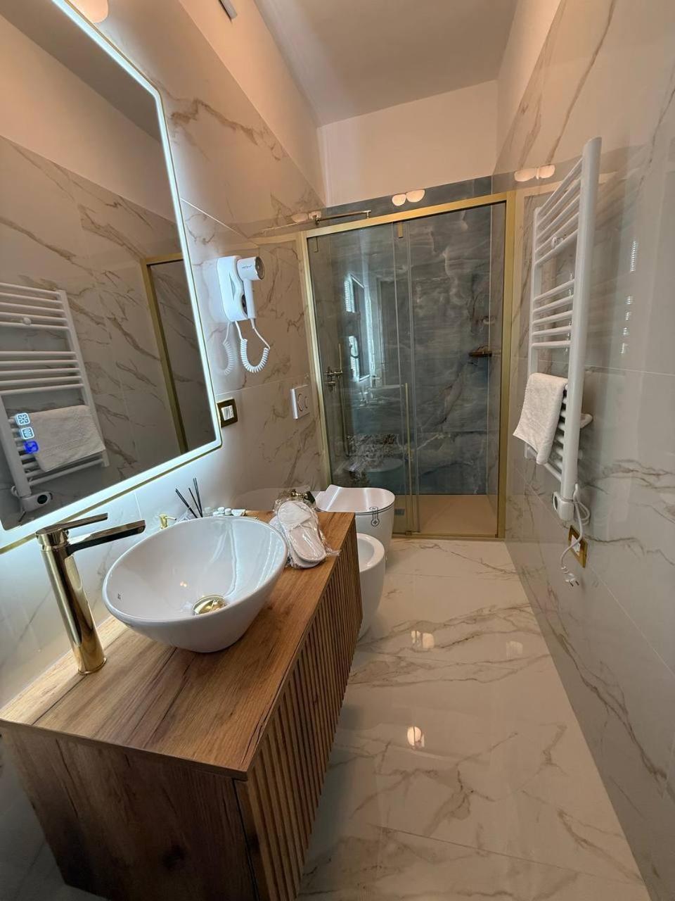 Golden Palace Luxury